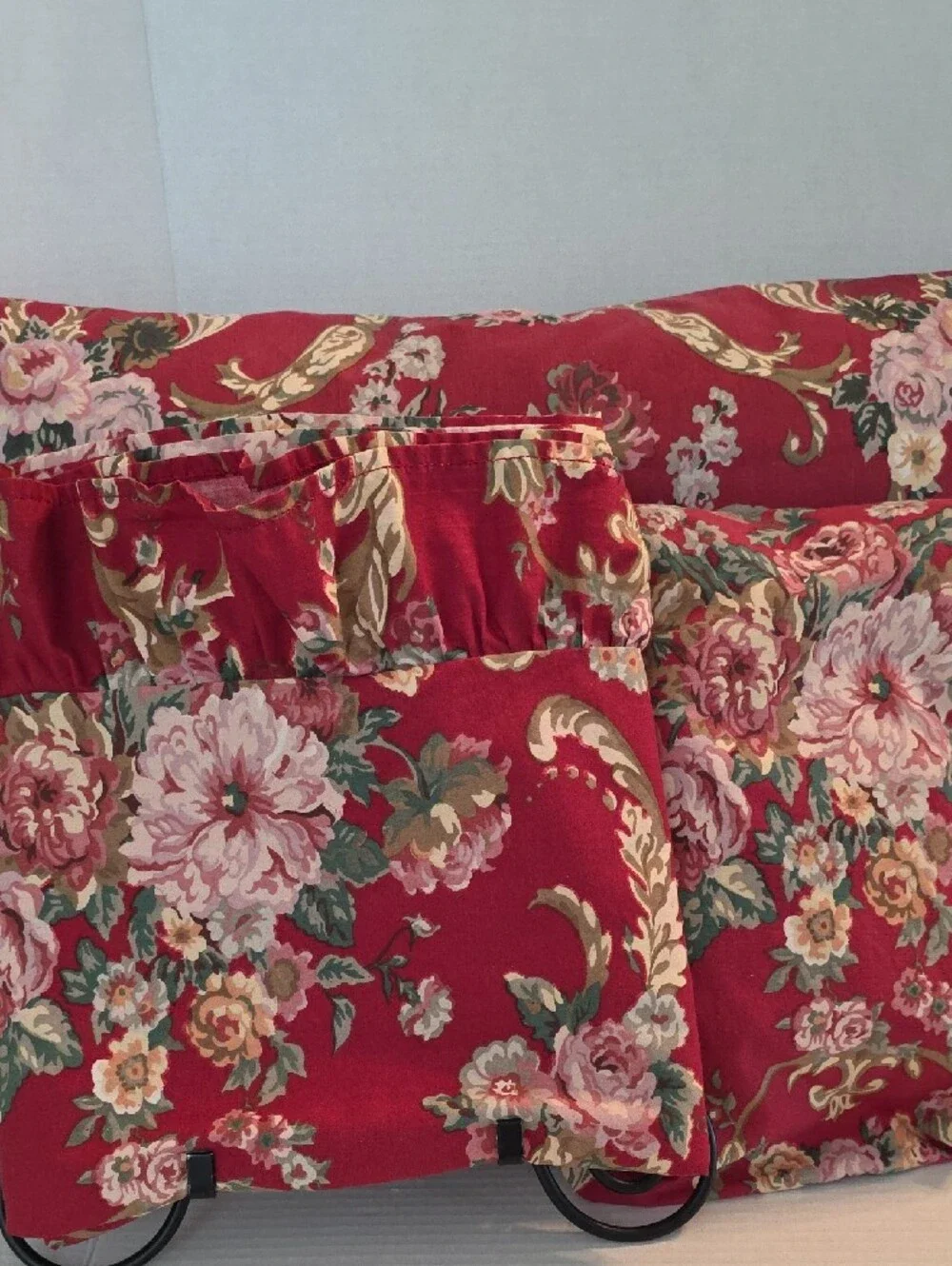Lauren Ralph Lauren Vintage Red Floral Ruffled Twin Flat Fitted 2 Pillowcases